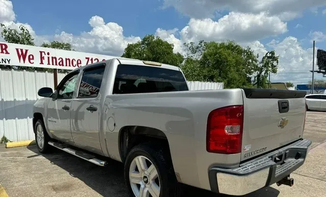 2007 Chevrolet Silverado 1500 2WD LT w/1LT Crew Cab photo